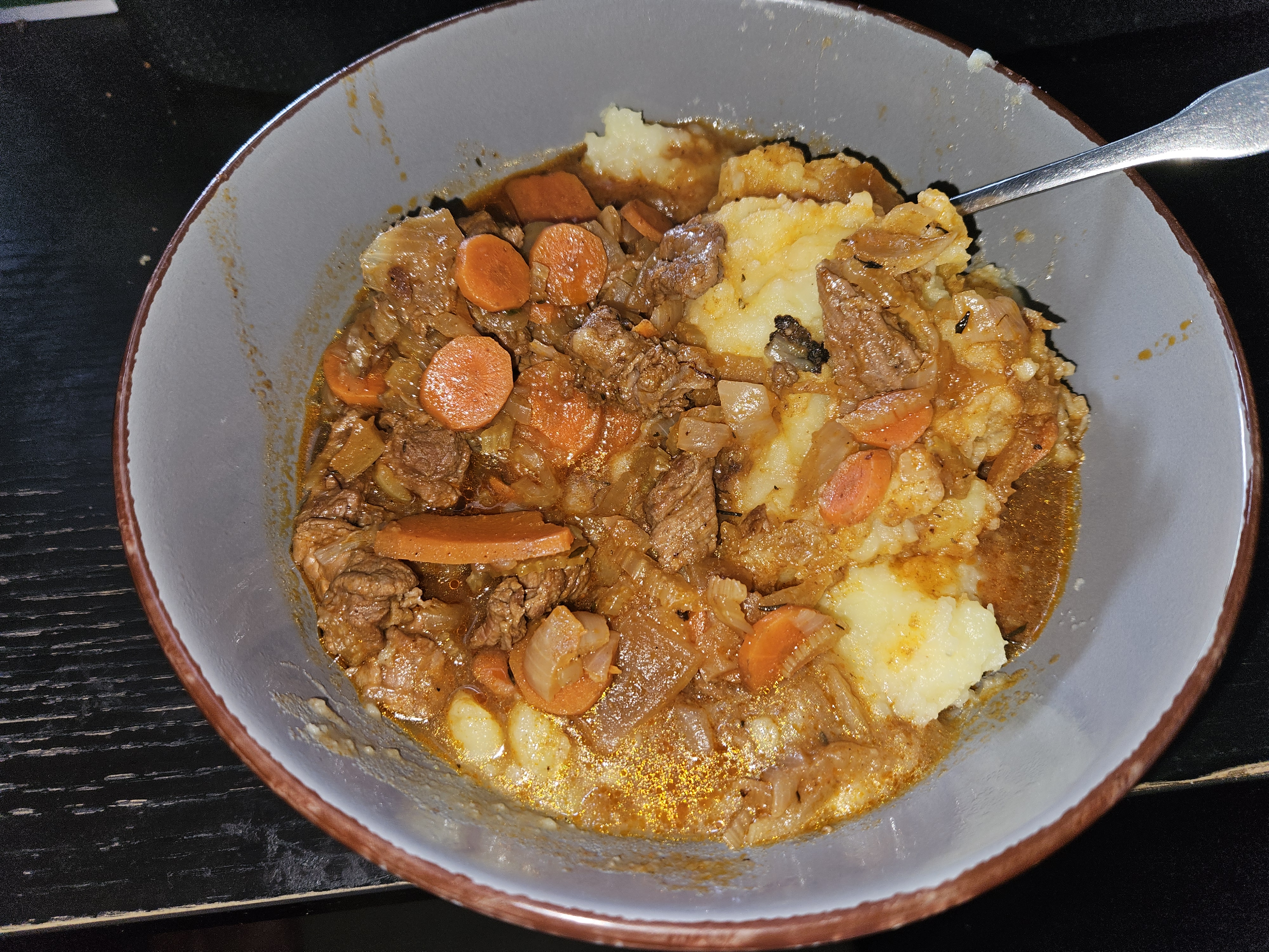 Irish-Style Guinness-Gulasch mit Kartoffelpüree